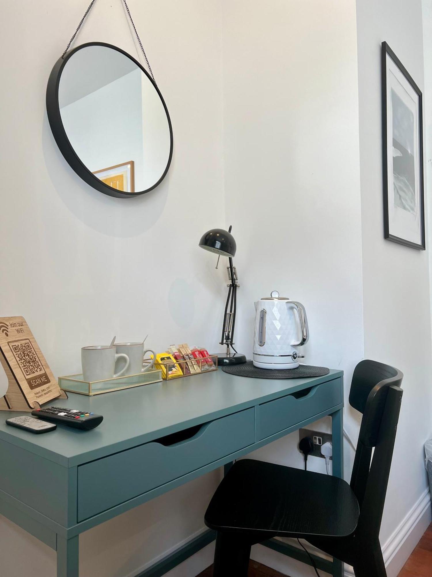 Private Double Room With Ensuite, No Breakfast, Truro City Centre Exterior photo